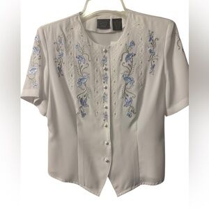 White and Blue Embroidered Women's Top by Laura Scott NWT Size 6 P